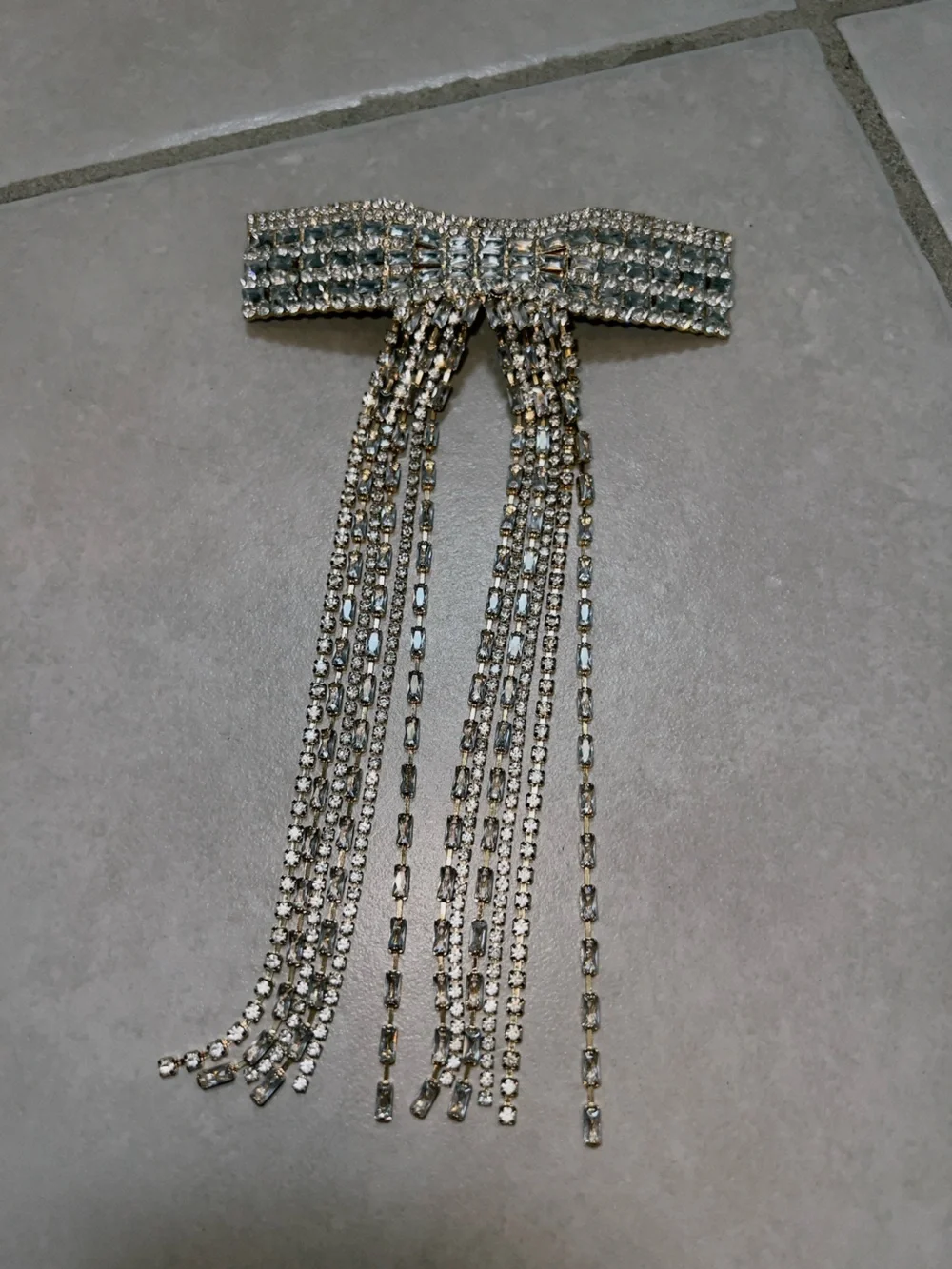 Beautiful rhinestone hair clip bow silver & gold